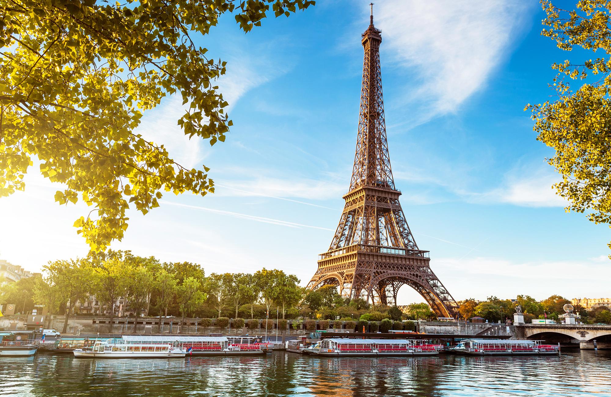 Paris Charles de Gaulle to the city: RER, bus, taxi or private transfer