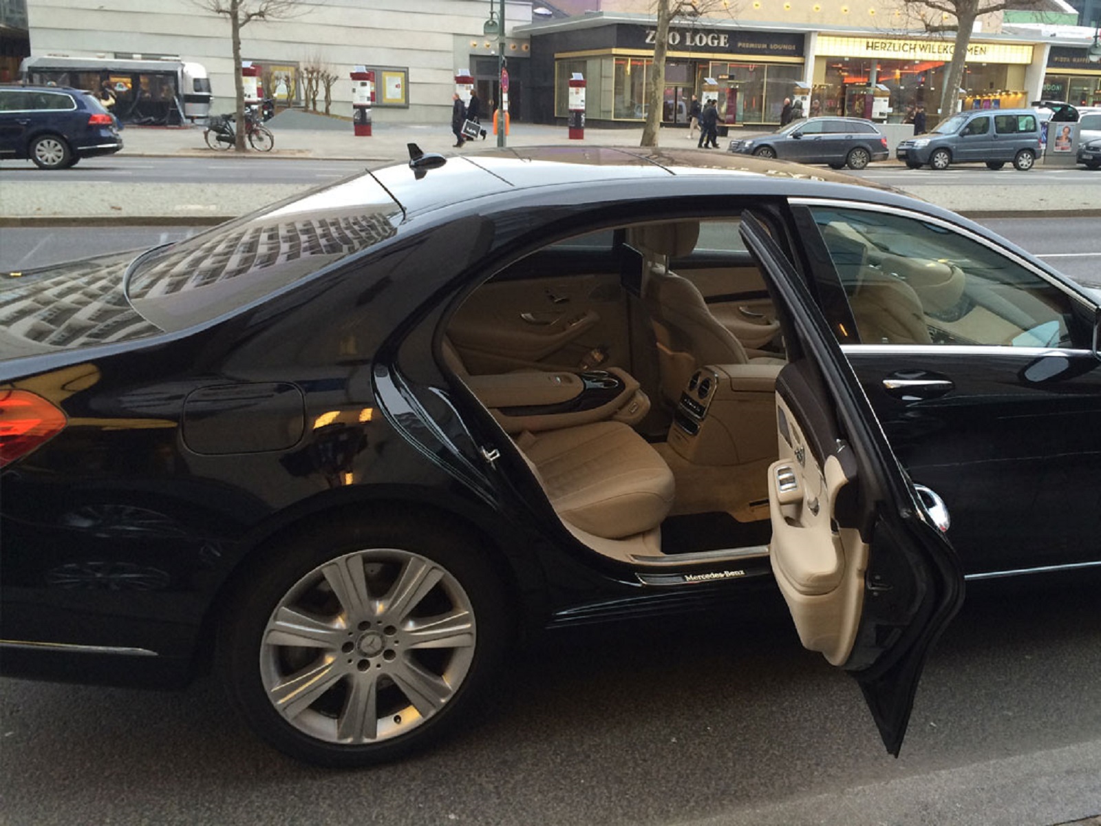 Private transfer, taxi or shared shuttle: which one is right for your trip