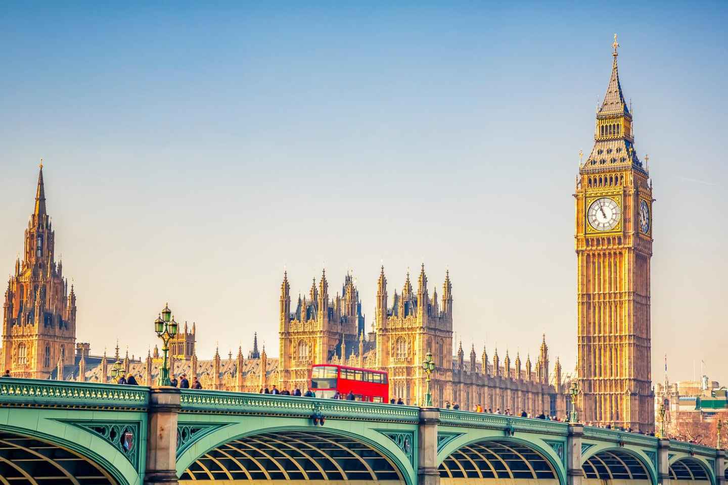 London Heathrow to central London: train, tube, taxi or private car