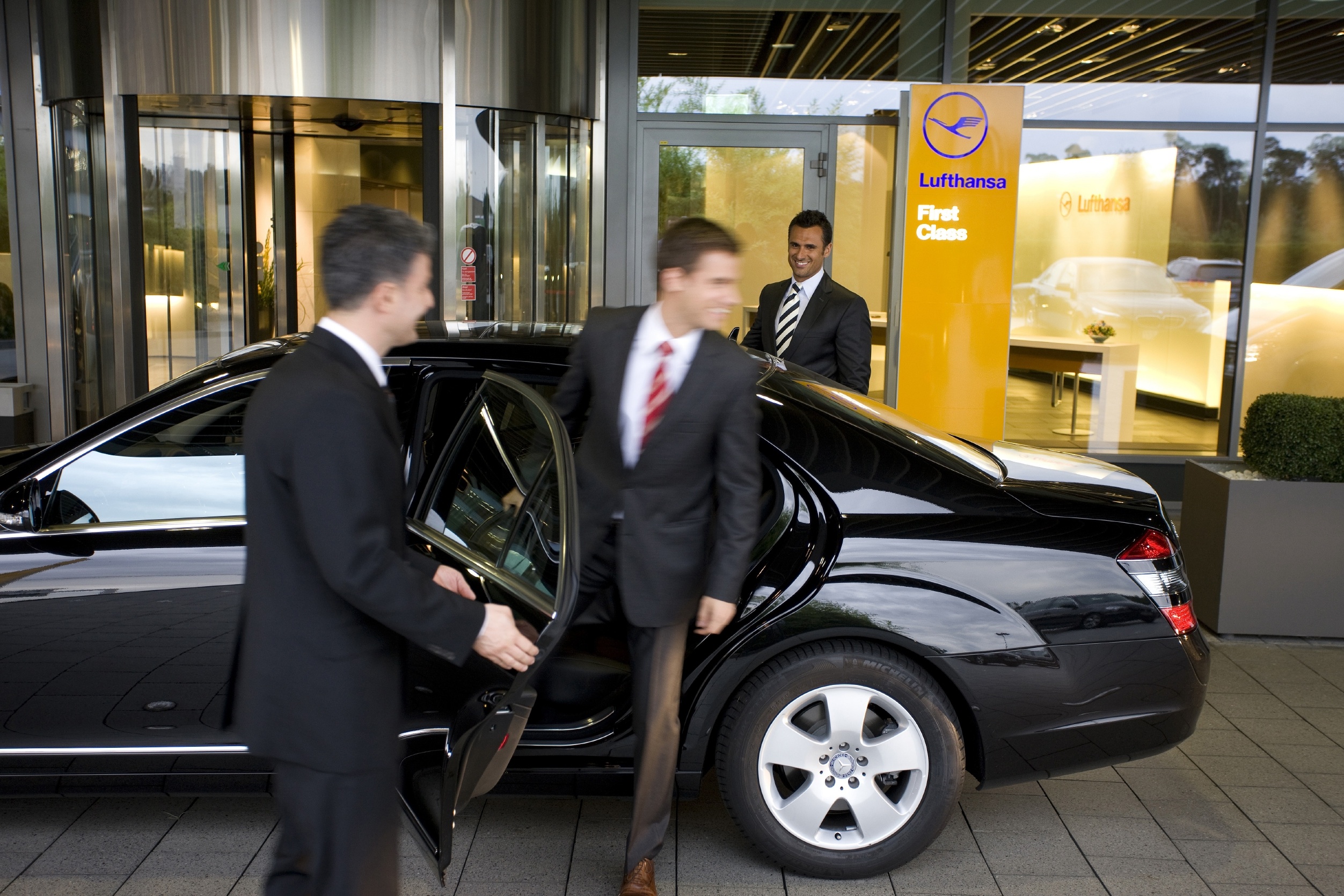 Pickup Transfers private airport transfers worldwide