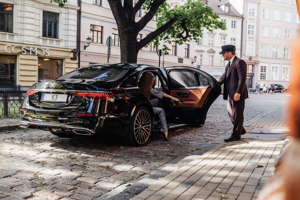 chauffeur hailing Rome, Milan, Naples and worldwide